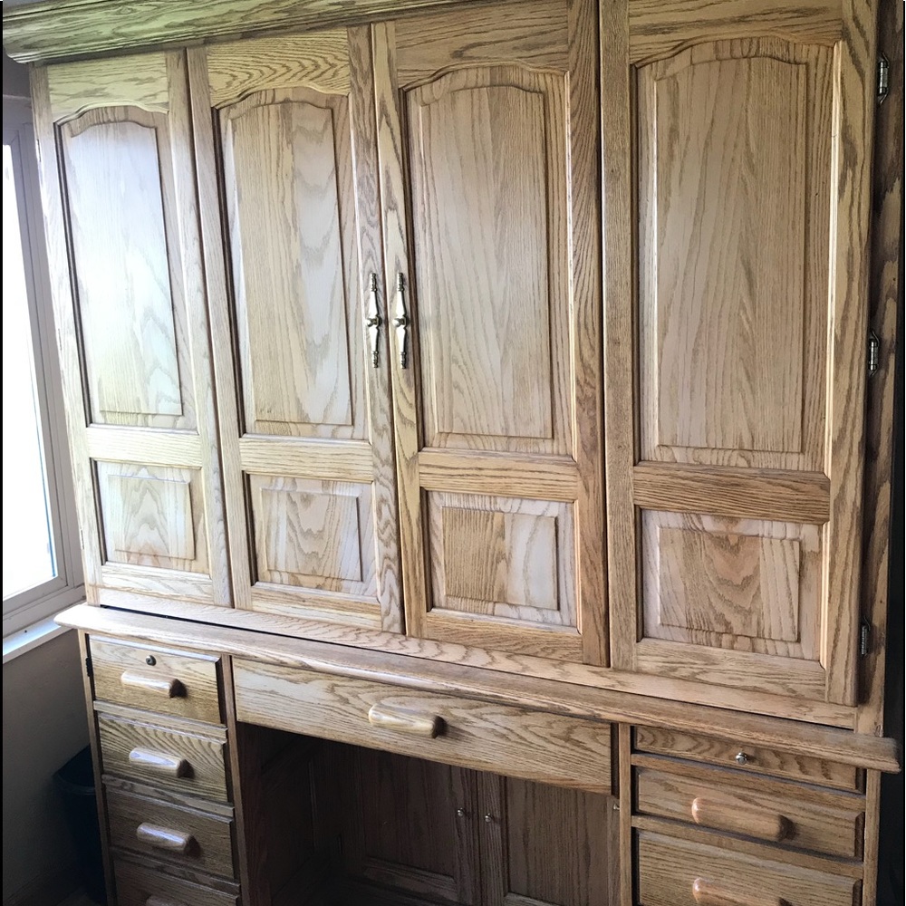 Great condition wooden cabinets